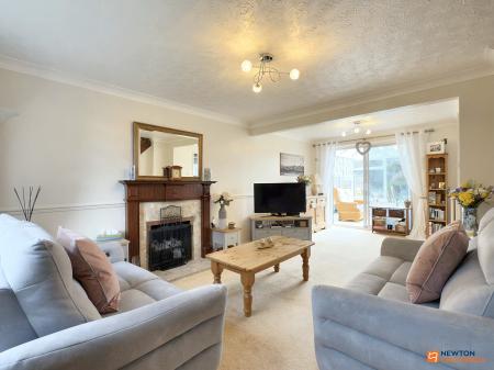 3 bedroom Detached house for sale in Bloom Close, Ravenstone, LE67