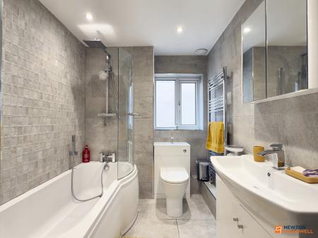 4 bedroom Detached house for sale in Curlew Close, Coalville, LE67