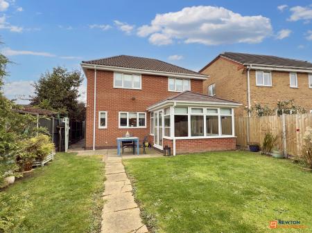 4 bedroom Detached house for sale in Curlew Close, Coalville, LE67