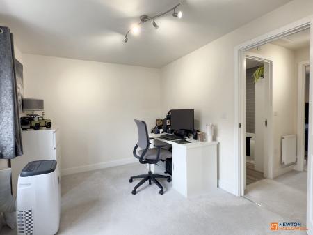 2 bedroom Semi-detached house for sale in Hodgetts Street, Hugglescote, LE67