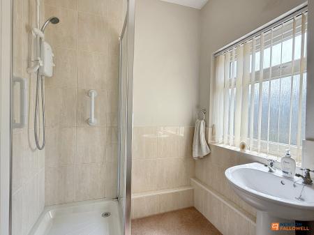 2 bedroom Terraced House for sale in London Road, Coalville, LE67