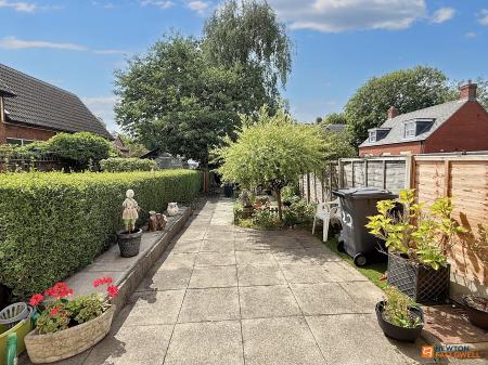 2 bedroom Terraced House for sale in London Road, Coalville, LE67