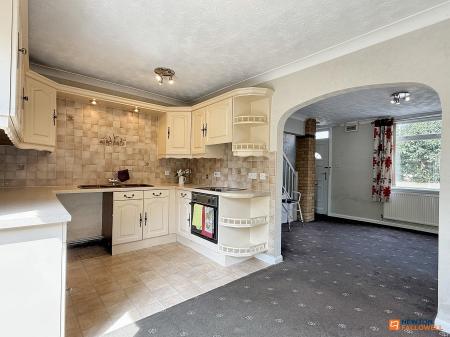 2 bedroom Terraced House for sale in London Road, Coalville, LE67