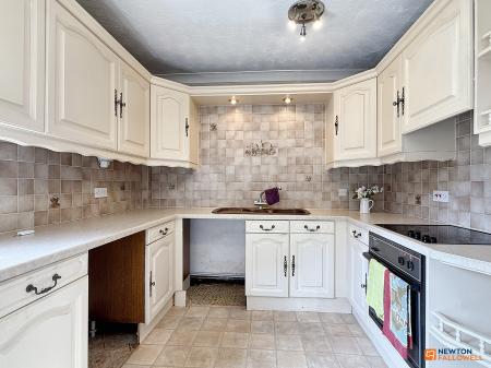 2 bedroom Terraced House for sale in London Road, Coalville, LE67