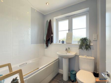 4 bedroom Detached house for sale in Parsonwood Paddock, Whitwick, LE67