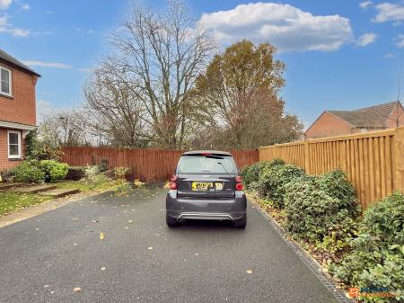 3 bedroom Semi-detached house for sale in Rennocks Place, Thringstone, LE67