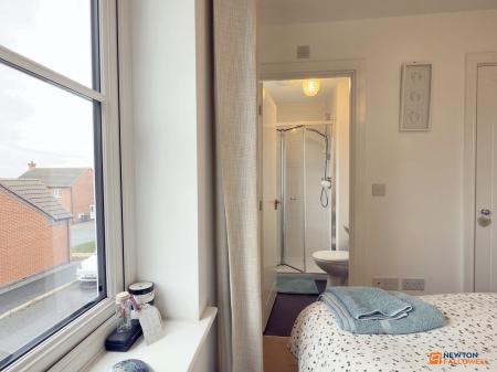 3 bedroom Semi-detached house for sale in Rennocks Place, Thringstone, LE67