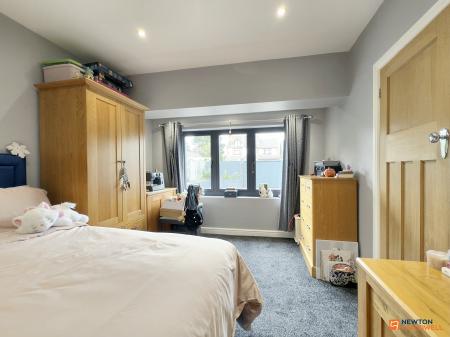 5 bedroom Detached house for sale in Station Hill, Swannington, LE67