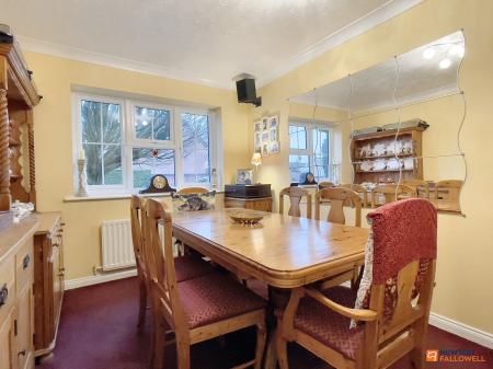 4 bedroom Detached house for sale in Thomas Road, Whitwick, LE67