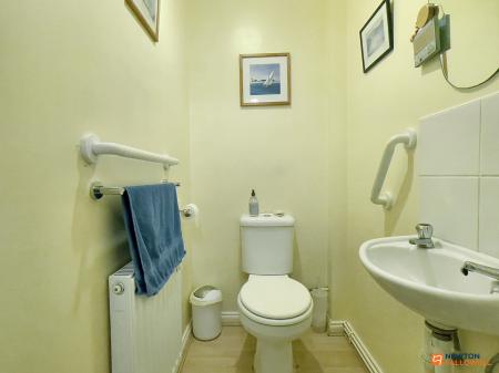 4 bedroom Detached house for sale in Thomas Road, Whitwick, LE67