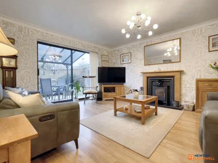 4 bedroom Detached house for sale in Thomas Road, Whitwick, LE67