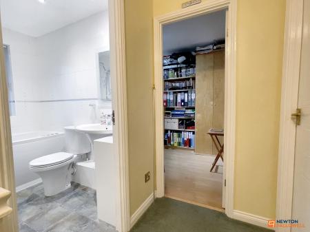 4 bedroom Detached house for sale in Thomas Road, Whitwick, LE67