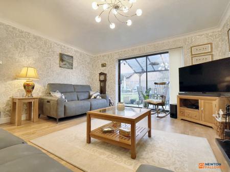 4 bedroom Detached house for sale in Thomas Road, Whitwick, LE67