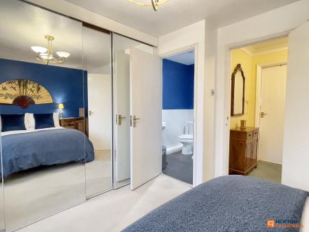 4 bedroom Detached house for sale in Thomas Road, Whitwick, LE67