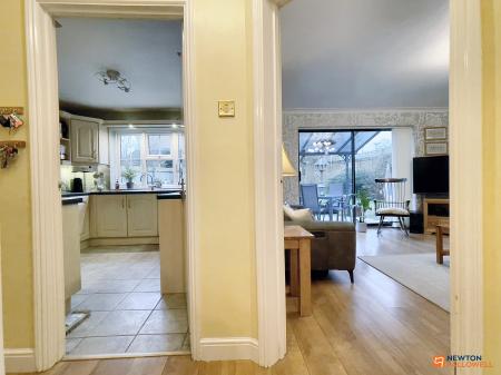 4 bedroom Detached house for sale in Thomas Road, Whitwick, LE67