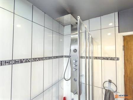 2 bedroom Semi-detached house for sale in Helmsdale Close, Coalville, LE67