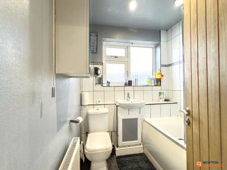 2 bedroom Semi-detached house for sale in Helmsdale Close, Coalville, LE67