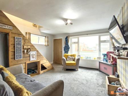 2 bedroom Semi-detached house for sale in Helmsdale Close, Coalville, LE67