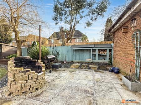 4 bedroom Detached house for sale in Buckingham Road, Coalville, LE67