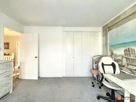 4 bedroom Detached house for sale in Buckingham Road, Coalville, LE67