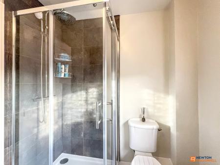 4 bedroom Detached house for sale in Buckingham Road, Coalville, LE67