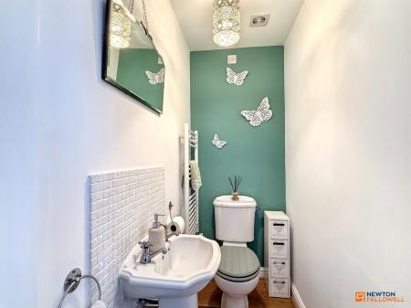 4 bedroom Detached house for sale in Buckingham Road, Coalville, LE67