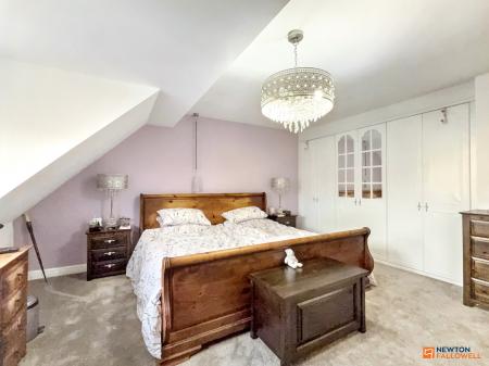 4 bedroom Detached house for sale in Buckingham Road, Coalville, LE67