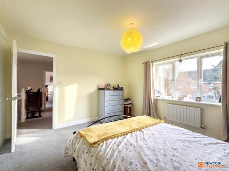 4 bedroom Detached house for sale in Buckingham Road, Coalville, LE67