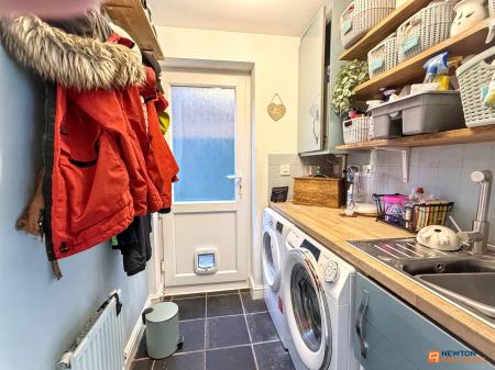 4 bedroom Detached house for sale in Buckingham Road, Coalville, LE67