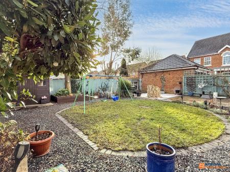 4 bedroom Detached house for sale in Buckingham Road, Coalville, LE67