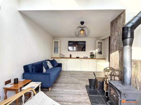 4 bedroom Detached house for sale in Buckingham Road, Coalville, LE67