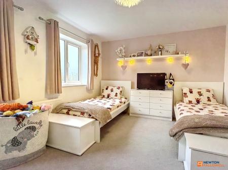 3 bedroom Semi-detached house for sale in Blackham Road, Hugglescote, LE67