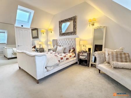 3 bedroom Semi-detached house for sale in Blackham Road, Hugglescote, LE67