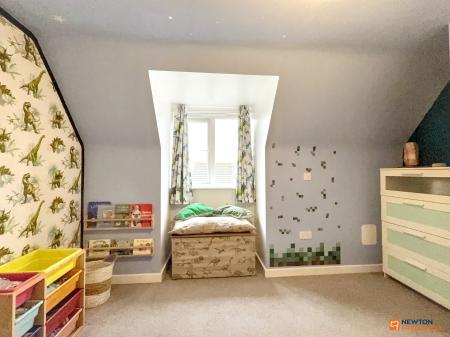 5 bedroom Detached house for sale in Cave Crescent, Coalville, LE67