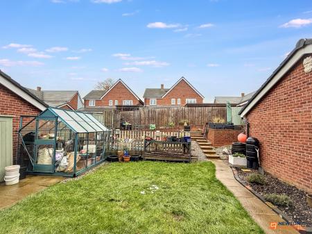 5 bedroom Detached house for sale in Cave Crescent, Coalville, LE67