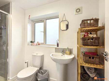 5 bedroom Detached house for sale in Cave Crescent, Coalville, LE67