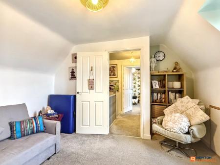 5 bedroom Detached house for sale in Cave Crescent, Coalville, LE67