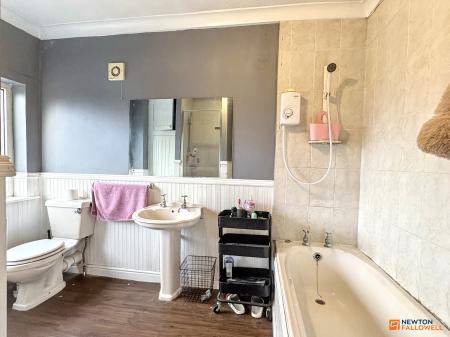 2 bedroom Terraced House for sale in Highfield Street, Coalville, LE67