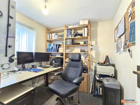 4 bedroom Detached house for sale in Cavendish Crescent, Hugglescote, LE67