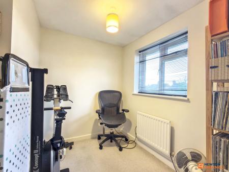 4 bedroom Detached house for sale in Cavendish Crescent, Hugglescote, LE67