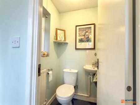 4 bedroom Detached house for sale in Cavendish Crescent, Hugglescote, LE67