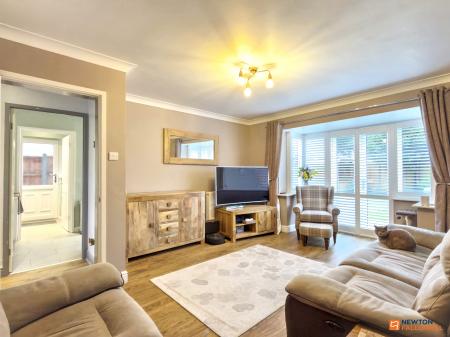 4 bedroom Detached house for sale in Snipe Close, Hugglescote, LE67