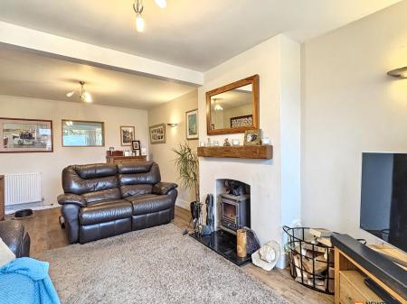 3 bedroom Semi-detached house for sale in Claremont Drive, Ravenstone, LE67
