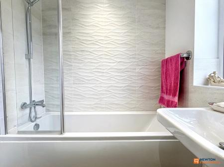 3 bedroom Detached house for sale in Hurley Place, Hugglescote, LE67