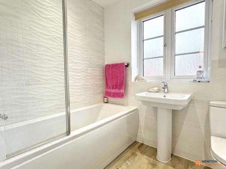 3 bedroom Detached house for sale in Hurley Place, Hugglescote, LE67