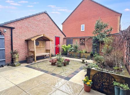 3 bedroom Detached house for sale in Hurley Place, Hugglescote, LE67