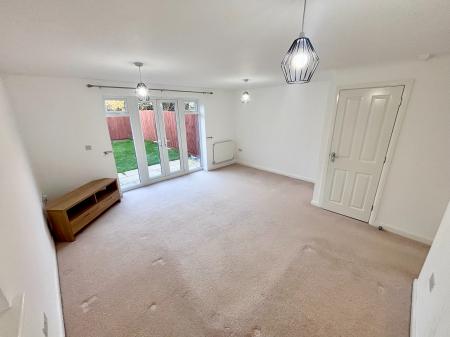 3 bedroom Town house to let in Suffolk Way, Church Gresley, DE11