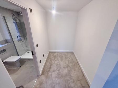 4 bedroom Detached house to let in Holly Croft, Oakthorpe, DE12