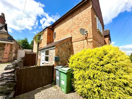 2 bedroom Cottage to let in Maplewell Road, Woodhouse Eaves