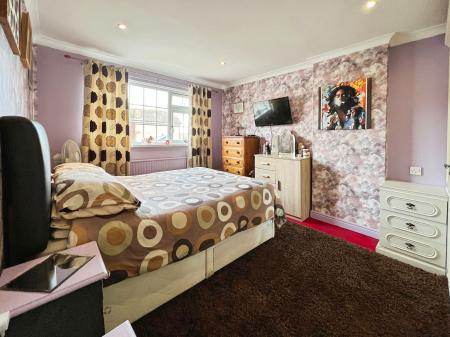 3 bedroom Semi-detached house for sale in Arnold Avenue, Gonerby Hill Foot, Grantham, NG31